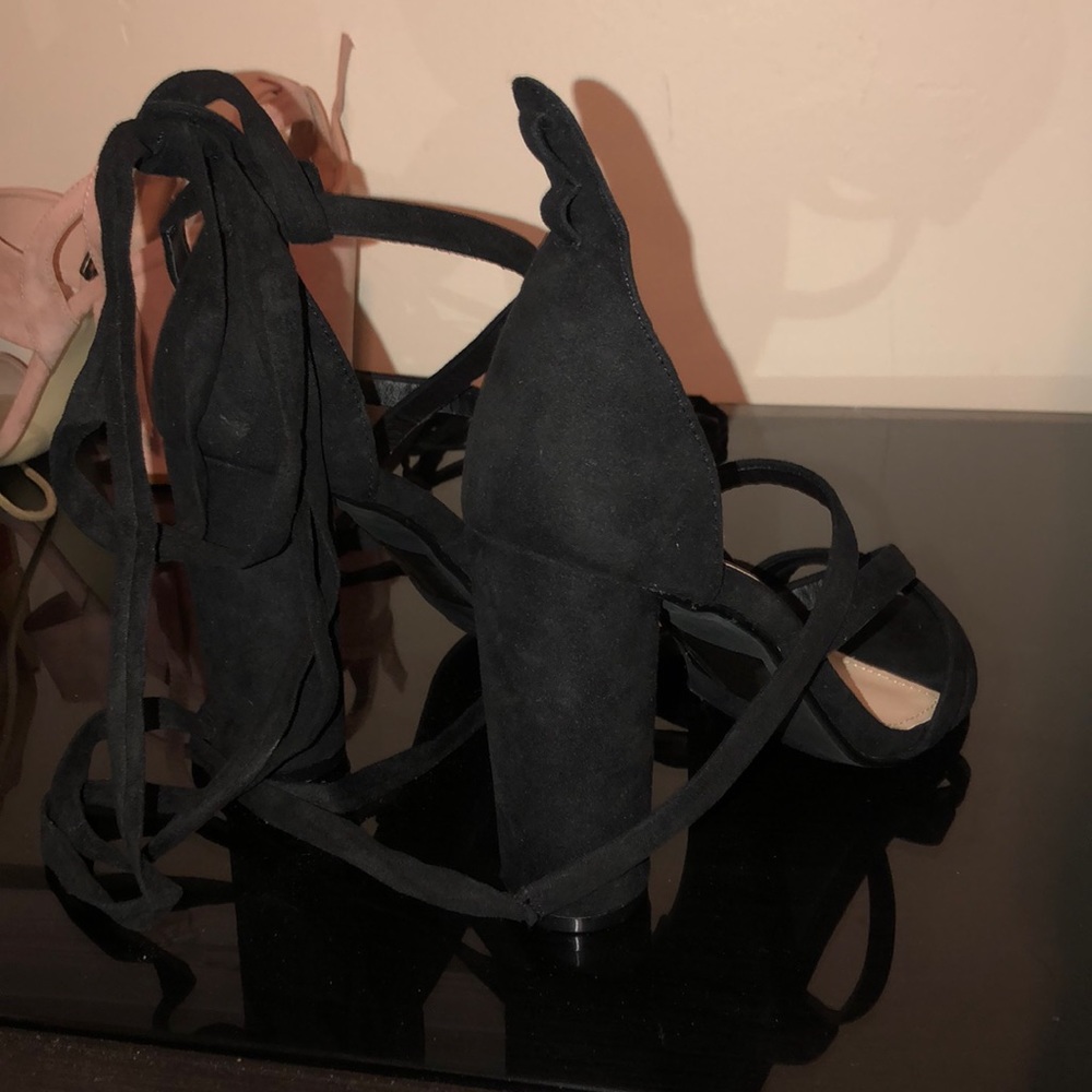Heels - Picture 2 of 3
